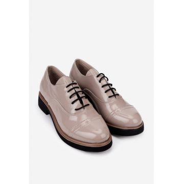 Pantofi Oxford taupe din piele lacuita