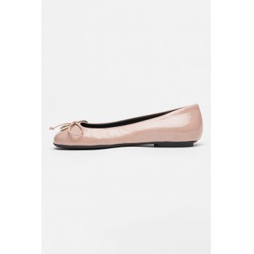 Balerini de piele cu logo metalic Balerini de piele cu logo metalic